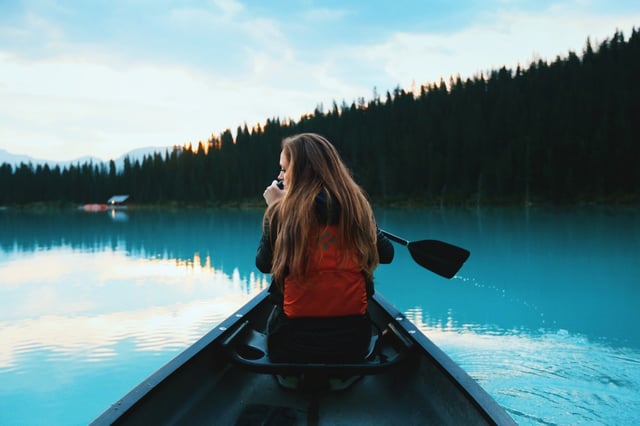 womans-canoes-water.jpg